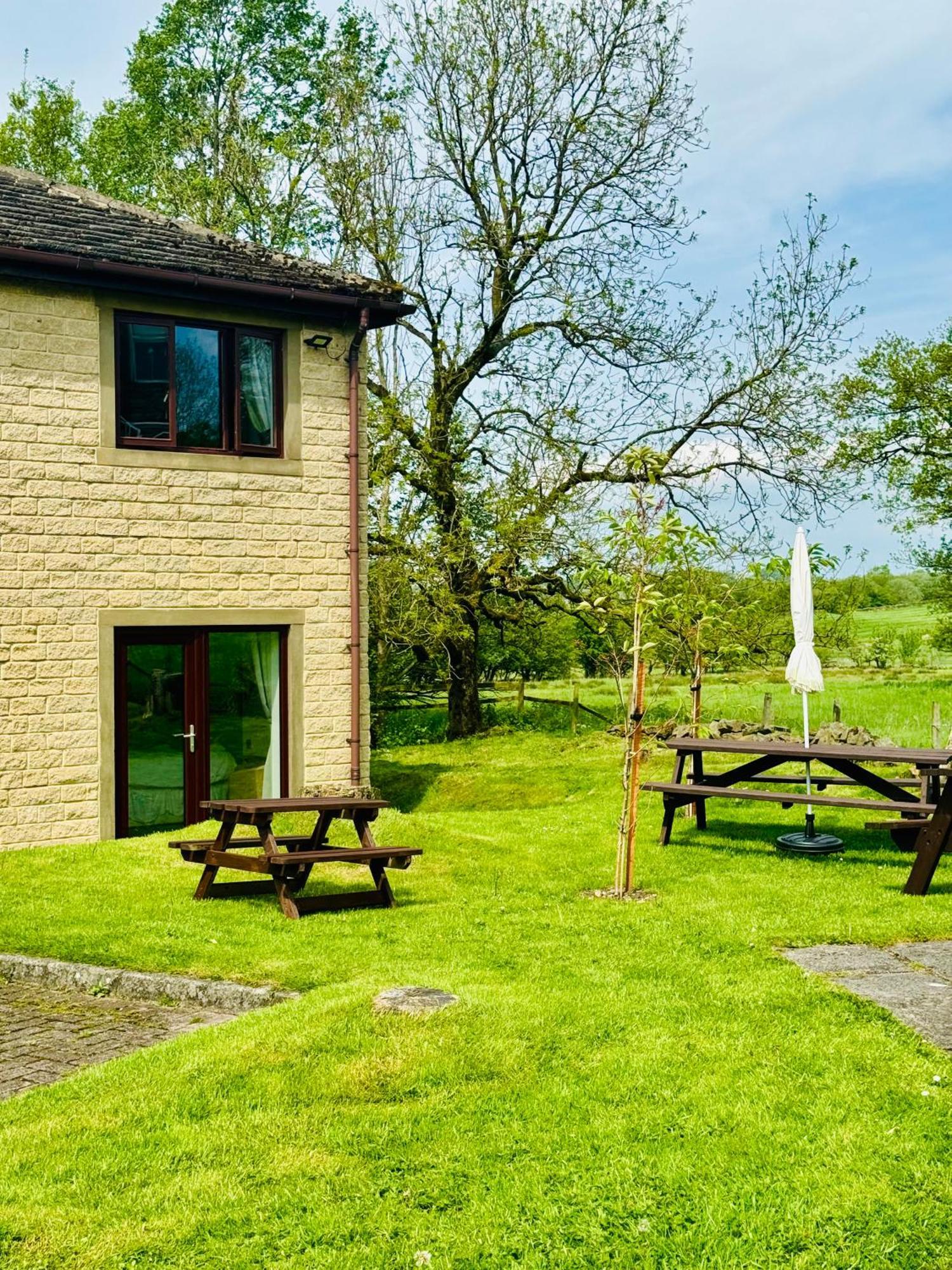 The Old Stone Trough Country Hotel Kelbrook Bagian luar foto